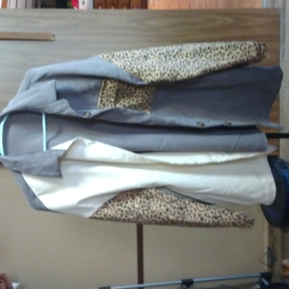 Oversized leopard jacket